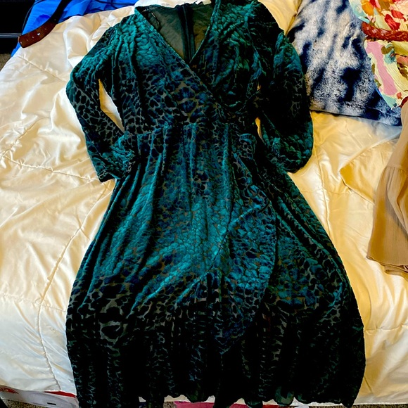 Deep green holiday dress - Picture 1 of 6